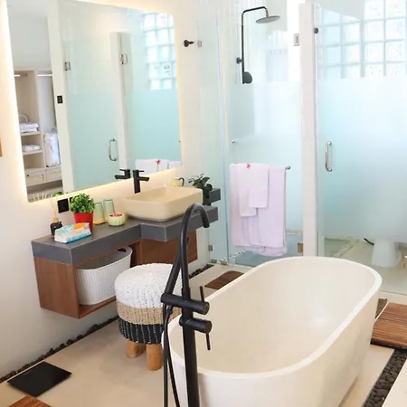 Casa De Jingga - Kbp With Aesthetic Pool, Fun For Family & Friends, Near Whoosh High Speed Train Villa Padalarang Exterior photo