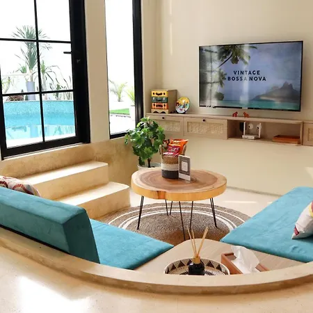 Casa De Jingga - Kbp With Aesthetic Pool, Fun For Family & Friends, Near Whoosh High Speed Train Villa Padalarang Exterior photo