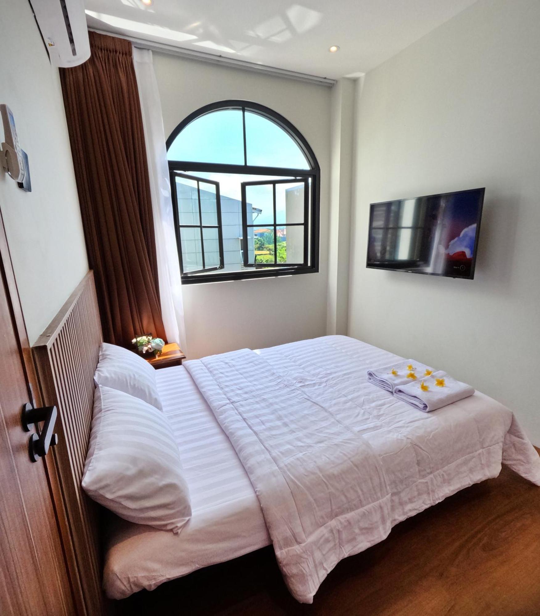 Casa De Jingga - Kbp With Aesthetic Pool, Fun For Family & Friends, Near Whoosh High Speed Train *