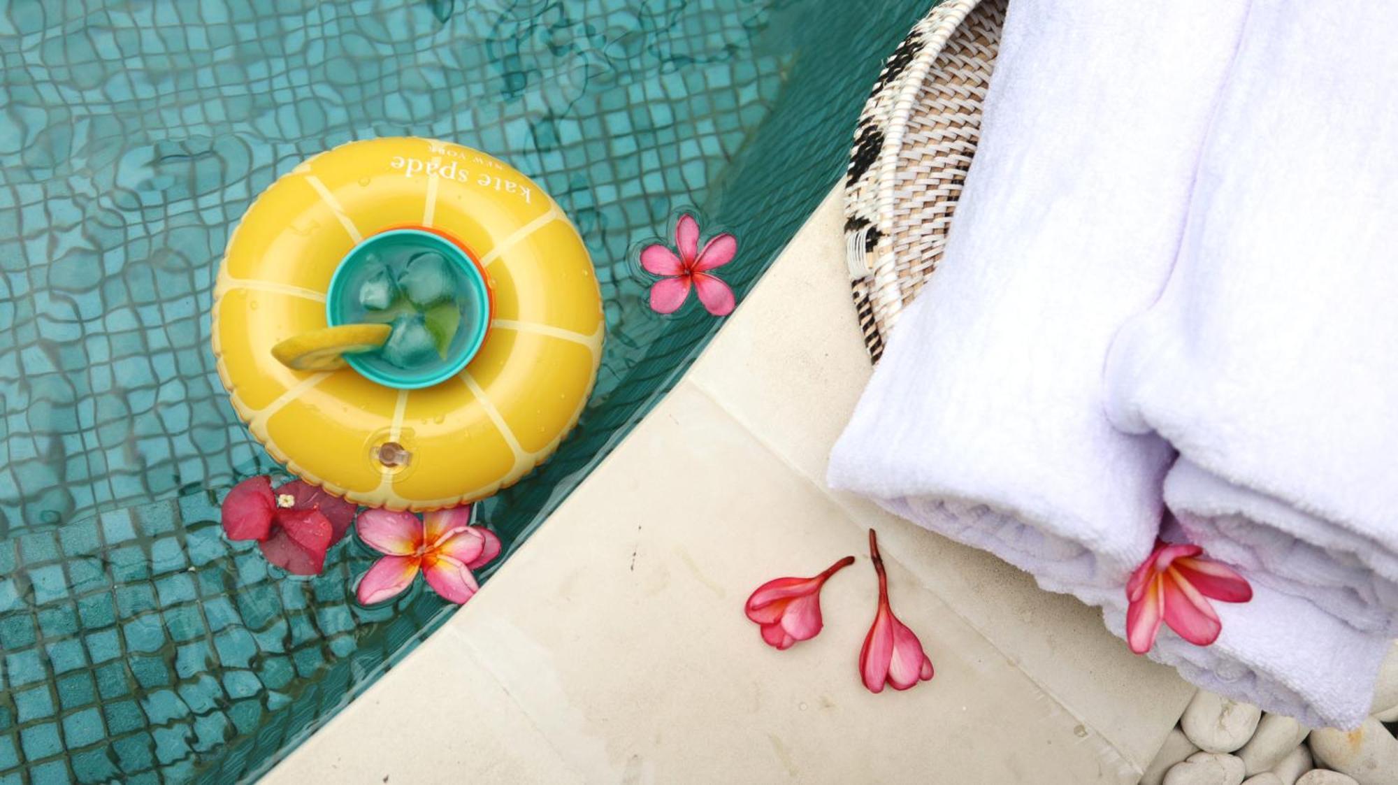 Casa De Jingga - Kbp With Aesthetic Pool, Fun For Family & Friends, Near Whoosh High Speed Train * Padalarang