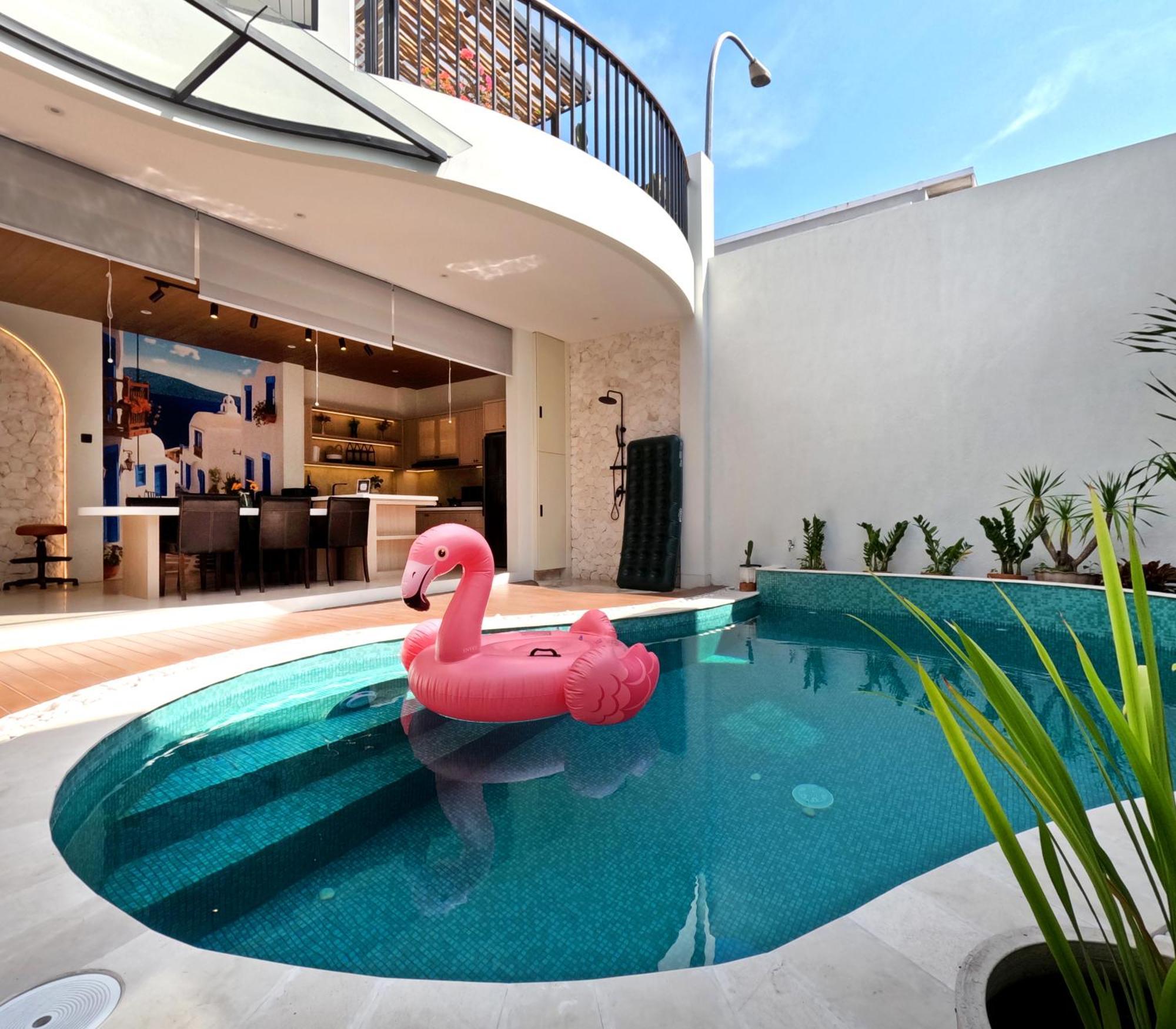 Casa De Jingga - Kbp With Aesthetic Pool, Fun For Family & Friends, Near Whoosh High Speed Train *